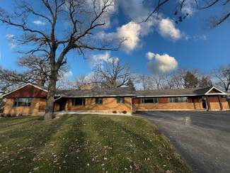 Plus de détails pour 1700 S Eastwood Dr, Woodstock, IL - Bureau à louer