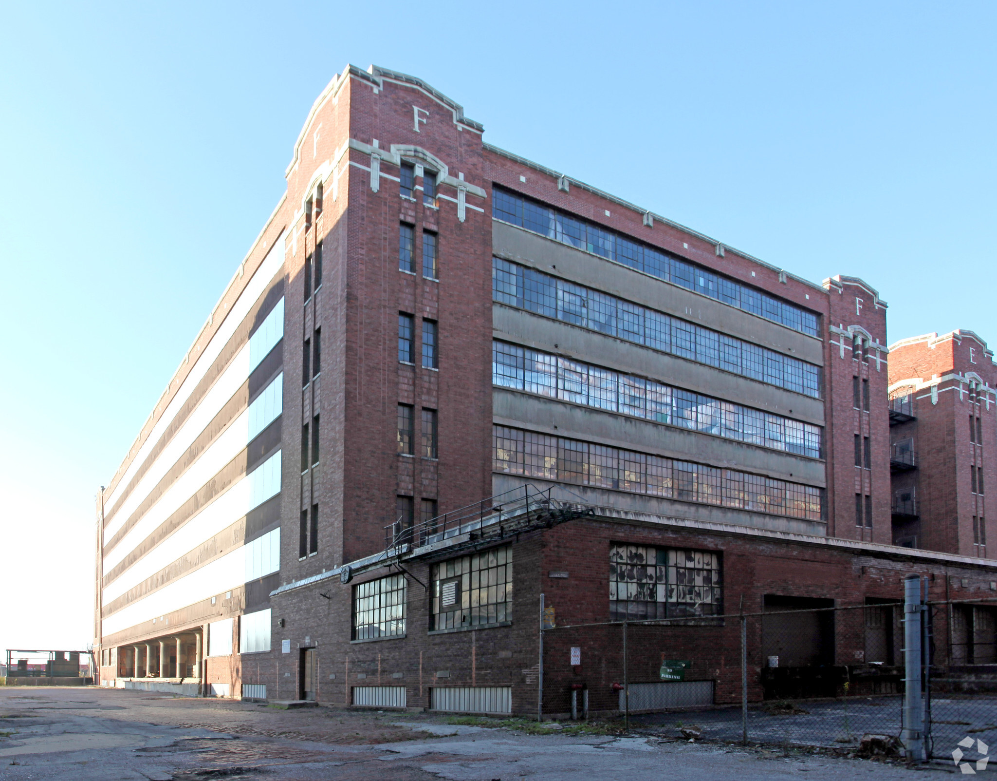 1965 W Pershing Rd, Chicago, IL for sale Primary Photo- Image 1 of 3