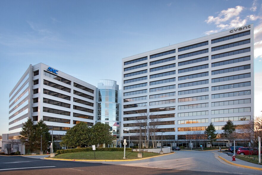 1785 Greensboro Station Pl, McLean, VA à louer - Photo principale - Image 1 de 10