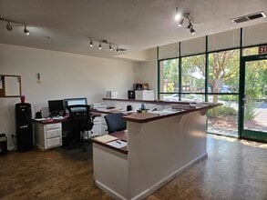 498 Moore Ln, Healdsburg, CA for lease Interior Photo- Image 2 of 8