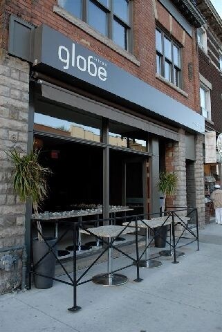 124 Danforth Ave, Toronto, ON à vendre - Photo du bâtiment - Image 2 de 12