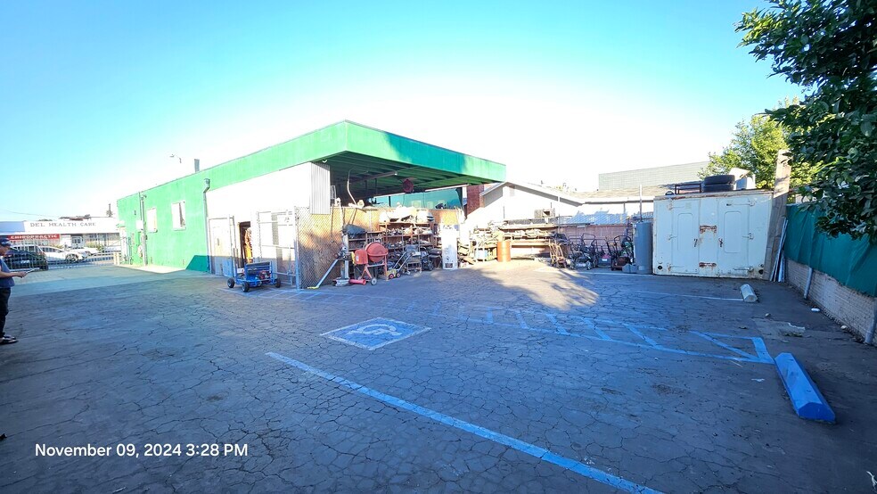 9724 Alondra Blvd, Bellflower, CA à vendre - Photo du bâtiment - Image 3 de 6