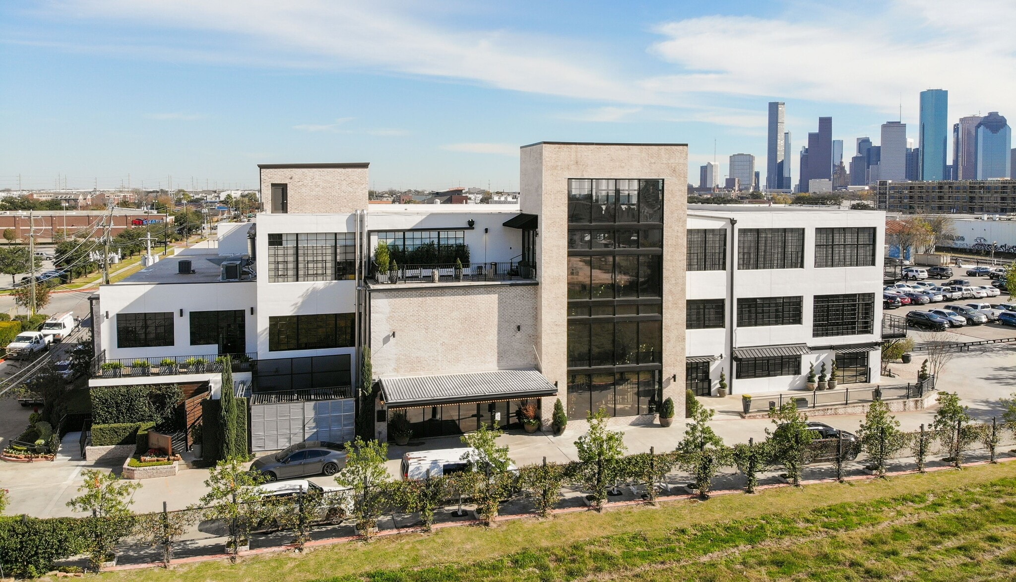 2500 Summer St, Houston, TX for lease Building Photo- Image 1 of 18