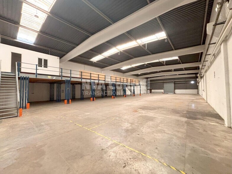 Industrial in SAINT-OUEN-L'AUMONE for lease - Building Photo - Image 2 of 12