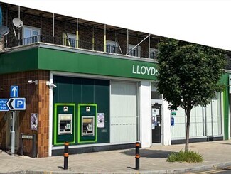 Plus de détails pour 11-13 The Broadway, Loughton - Commerce de détail à louer