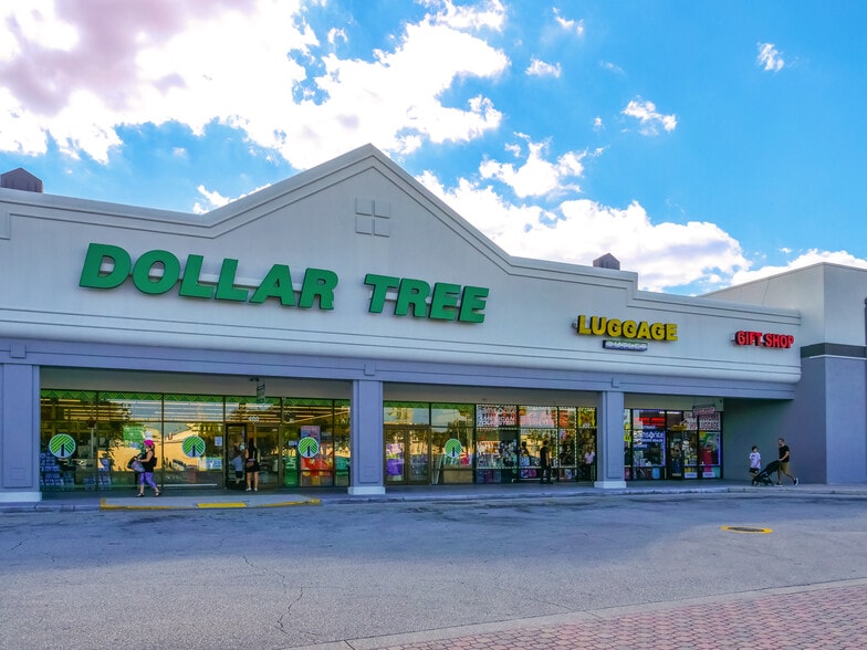 5295 International Dr, Orlando, FL for lease - Building Photo - Image 2 of 9