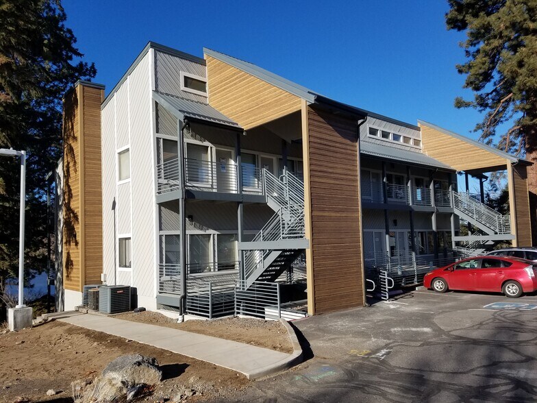 2445 NE Division St, Bend, OR à louer - Photo principale - Image 1 de 11