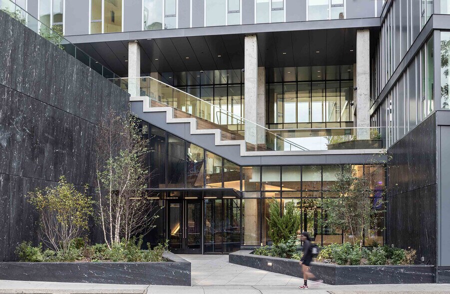 163-05 Archer Ave, Jamaica, NY à louer - Photo du bâtiment - Image 2 de 9