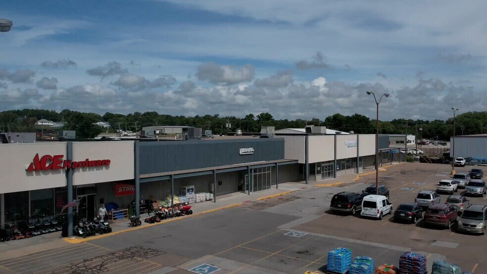 630 S Lincoln Ave, York, NE à louer - Vidéo sur l’inscription commerciale - Image 2 de 11