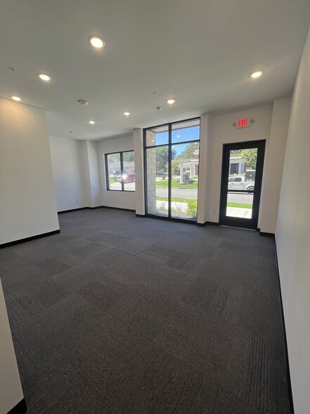 6101-6123 Nieman Road, Shawnee, KS for lease - Building Photo - Image 3 of 15
