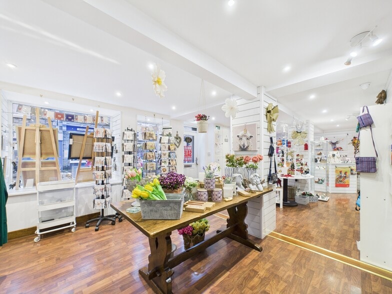 52 High St, Dalbeattie for lease - Building Photo - Image 2 of 5