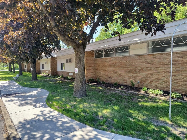 1150 W 49th Ave, Gary, IN à vendre - Photo du bâtiment - Image 2 de 12