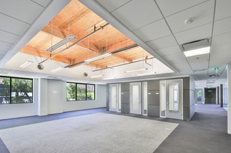 26610 Agoura Rd, Calabasas, CA à louer Photo intérieure- Image 2 de 10