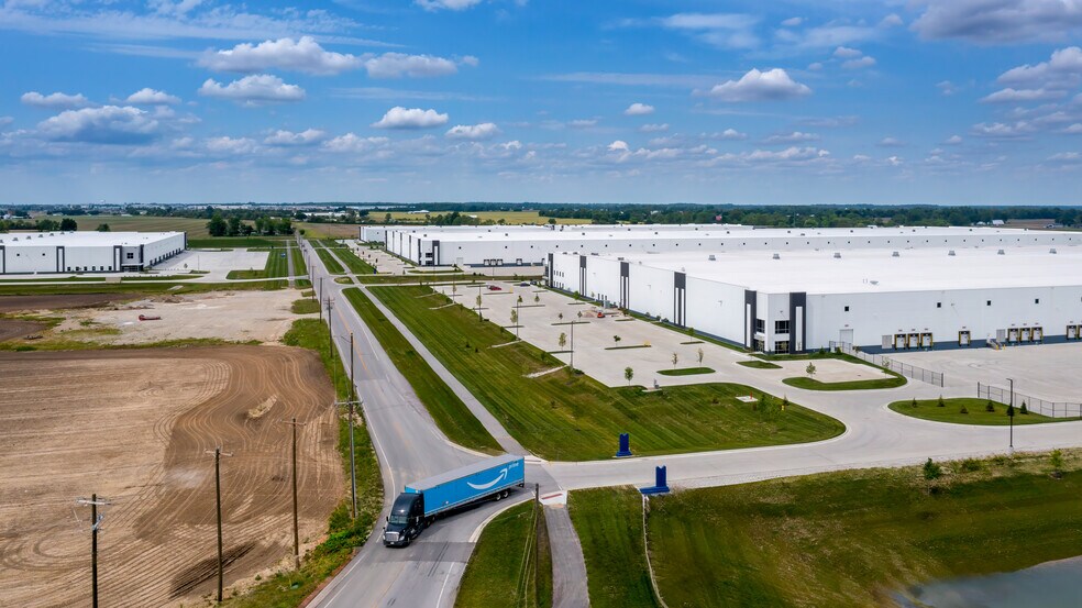 5789 N Graham Rd, Whiteland, IN à louer - Photo du bâtiment - Image 2 de 7