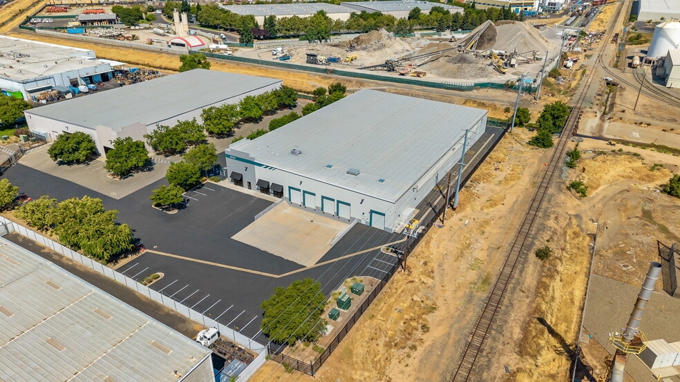8655 Younger Creek Dr, Sacramento, CA for lease - Building Photo - Image 2 of 9
