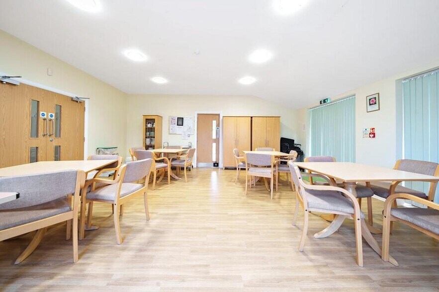 98 Saint Peters Way, Hayes à vendre - Photo du bâtiment - Image 3 de 19