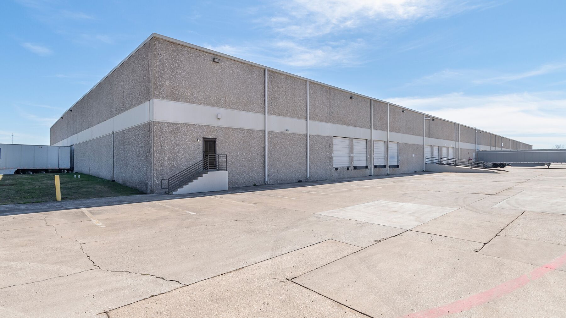 1701 Vantage Dr, Carrollton, TX for lease Building Photo- Image 1 of 4