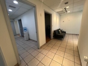 2501-2545 NW 72nd Ave, Miami, FL à louer Photo intérieure- Image 2 de 12