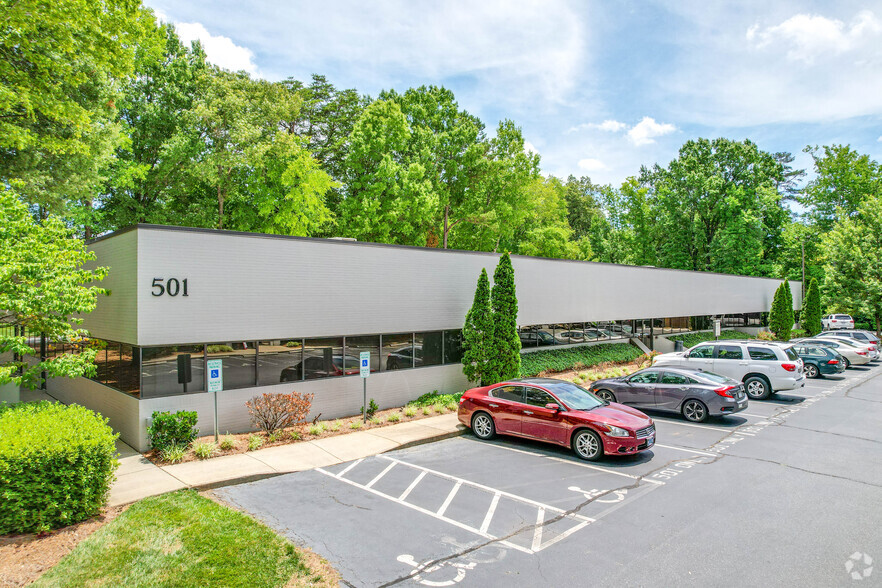 501 S Sharon Amity Rd, Charlotte, NC for sale - Building Photo - Image 1 of 1