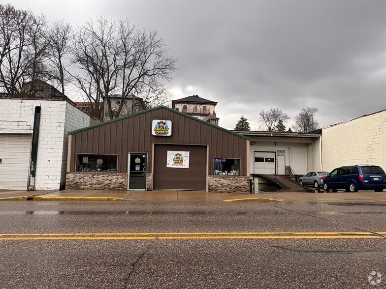 139 Water St, Baraboo, WI for lease - Primary Photo - Image 1 of 2