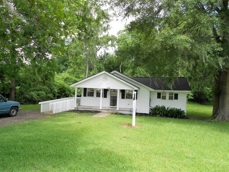 106 N Pine St, Summerville, SC for sale - Primary Photo - Image 1 of 1