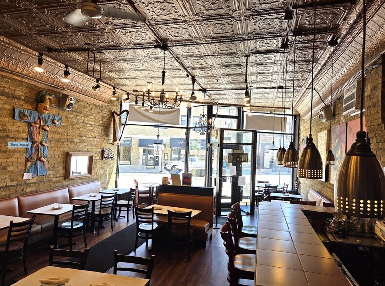 2914 N Clark St, Chicago, IL à louer - Photo du bâtiment - Image 2 de 16