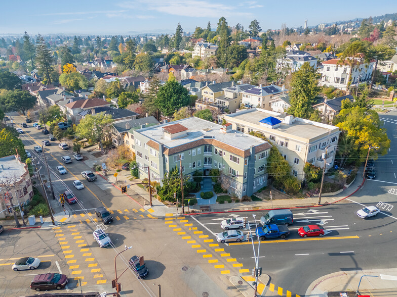 2924 Claremont Ave, Berkeley, CA à vendre - Photo du bâtiment - Image 2 de 25