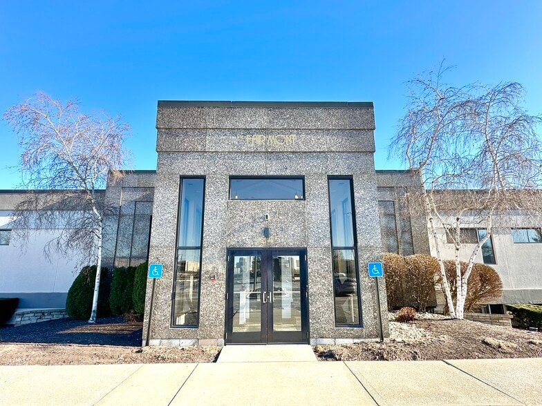 9245 Calumet Ave, Munster, IN for sale - Building Photo - Image 1 of 61