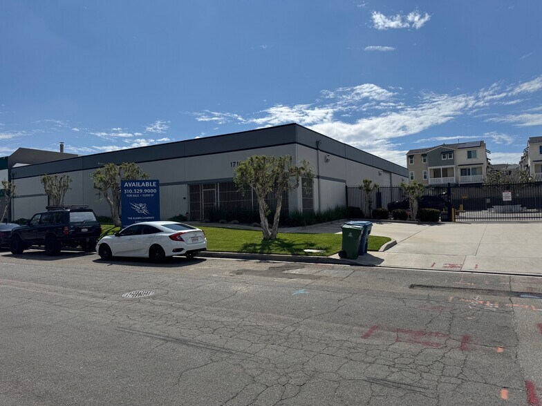 1716 Kona Dr, Compton, CA à vendre - Photo du bâtiment - Image 2 de 3