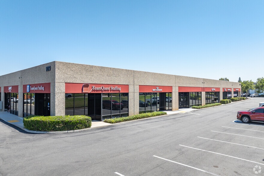 119 N Maple St, Corona, CA for lease - Primary Photo - Image 2 of 10