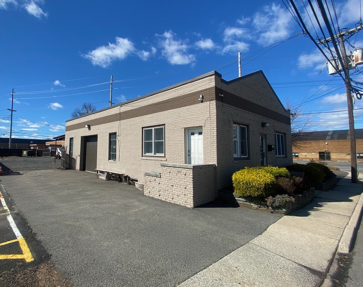 500 W Commercial Ave, Moonachie, NJ for lease Building Photo- Image 1 of 7