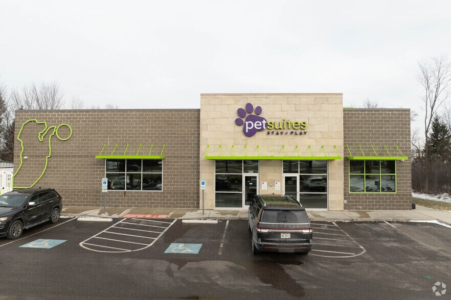 8275 Darrow Rd, Twinsburg, OH for sale - Building Photo - Image 2 of 4