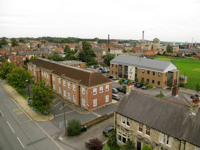 Station Rd, Church Fenton à louer - Aérien - Image 3 de 25