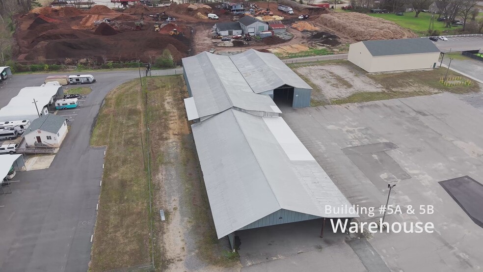7822 Richmond Rd, Toano, VA à louer - Vidéo sur l’inscription commerciale - Image 3 de 16