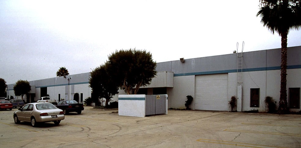 3673 N Industry Ave, Lakewood, CA for lease - Building Photo - Image 2 of 7