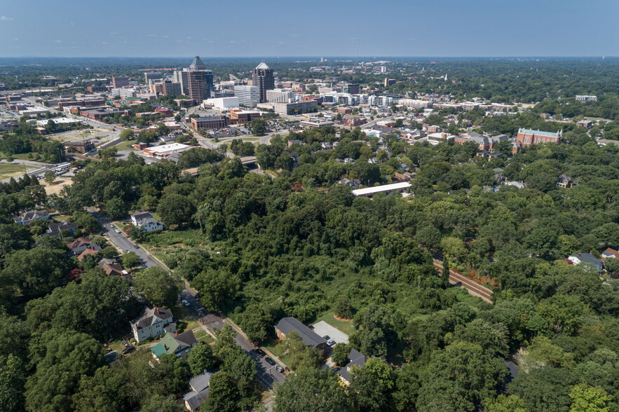 677 Chestnut St, Greensboro, NC à vendre - Photo du bâtiment - Image 3 de 8