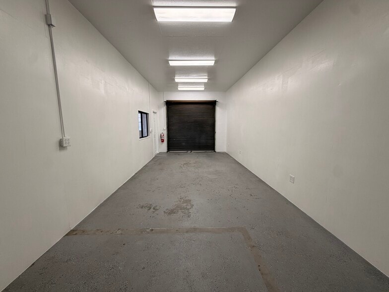 511 Herbert St, Port Orange, FL for lease - Interior Photo - Image 3 of 8