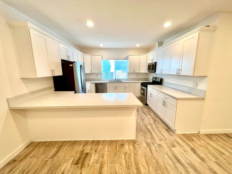 1526 S Wooster St, Los Angeles, CA à vendre - Photo intérieure - Image 3 de 11