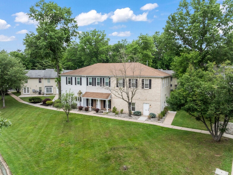 32 Jefferson Plz, Princeton, NJ à vendre - Photo du bâtiment - Image 2 de 36