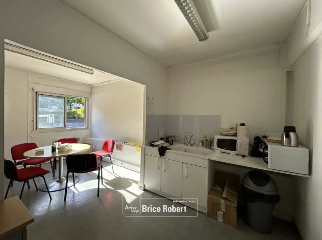 Bureau dans Champagne-au-Mont-d'Or à louer Photo intérieure- Image 1 de 3