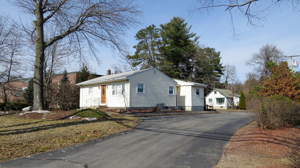 613 Amherst St, Nashua, NH à vendre - Photo du bâtiment - Image 2 de 5