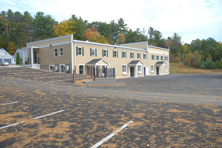 126 Route 27, Raymond, NH à louer - Photo du bâtiment - Image 2 de 5