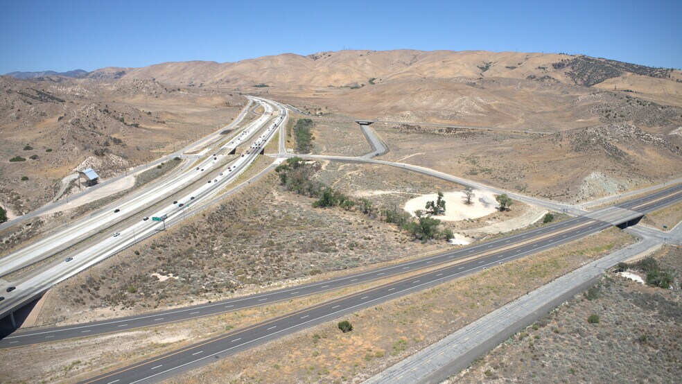 I-5, Gorman, CA à vendre - Photo du bâtiment - Image 2 de 7