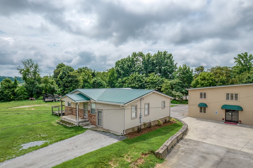 3545 W Market St, Johnson City, TN à vendre - Photo du bâtiment - Image 3 de 106