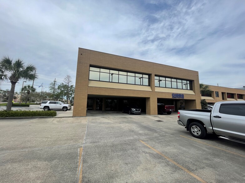 5740 Citrus Blvd, New Orleans, LA for lease - Building Photo - Image 2 of 7