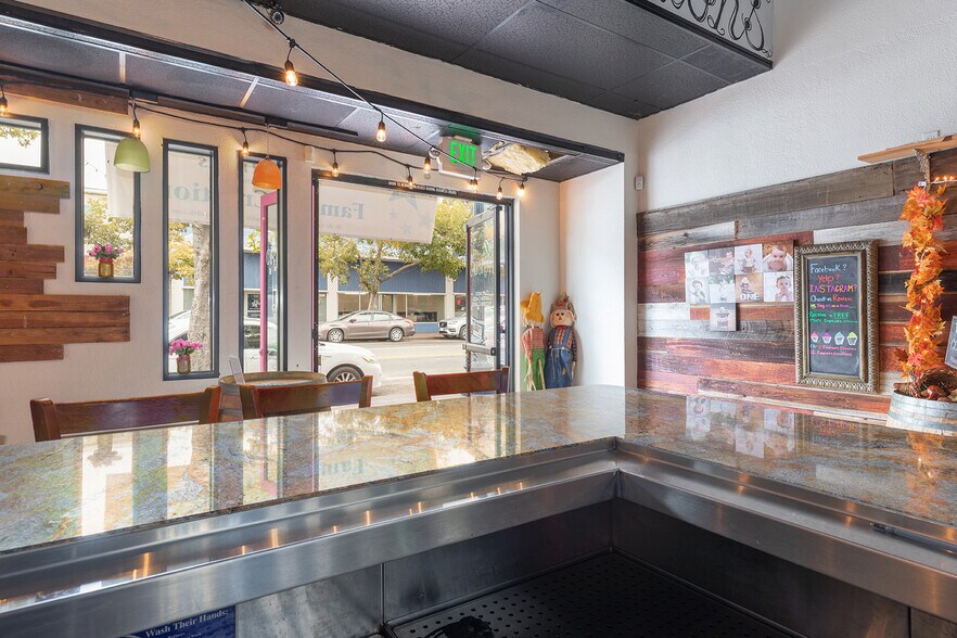 835-837 Texas St, Fairfield, CA à vendre - Photo du bâtiment - Image 3 de 7