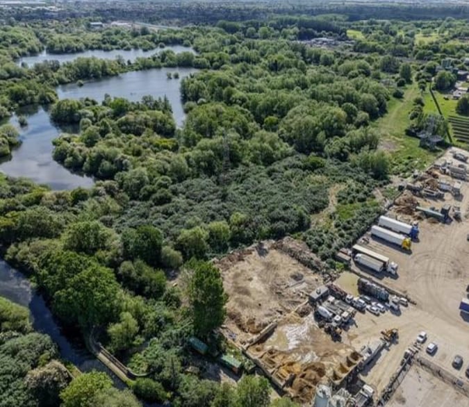 Court Ln, Iver à vendre - Aérien - Image 2 de 2