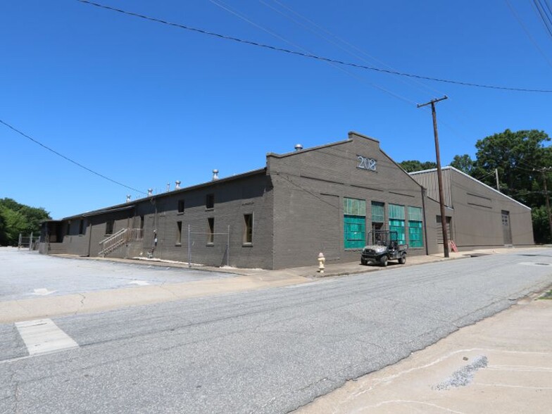 208 School St, Greer, SC à vendre - Photo du bâtiment - Image 1 de 1