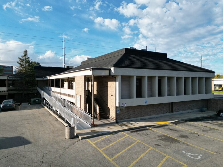 715 E 3900 S, Salt Lake City, UT for lease - Building Photo - Image 2 of 10