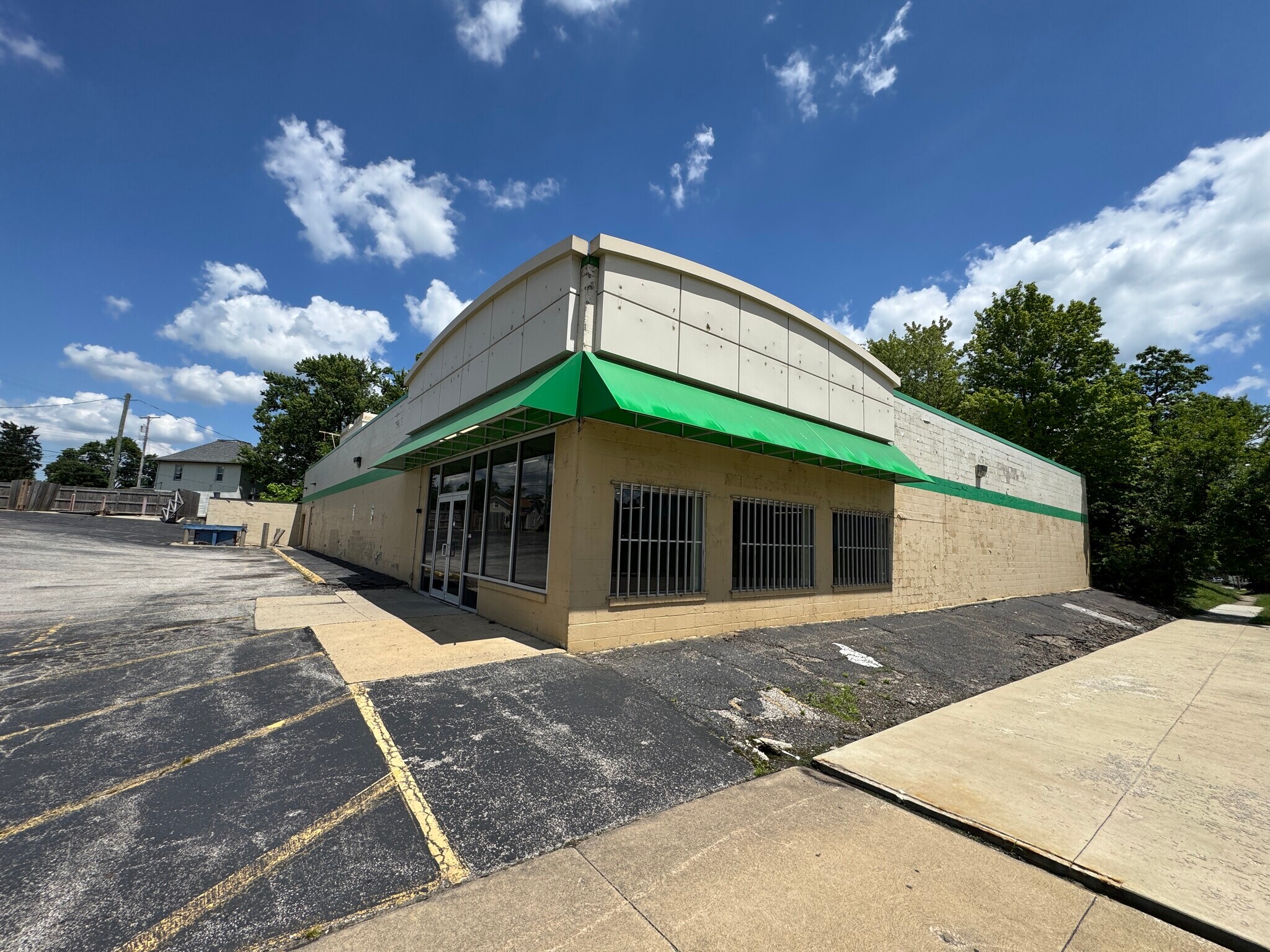 600 S Springmill St, Mansfield, OH à louer Photo du bâtiment- Image 1 de 4
